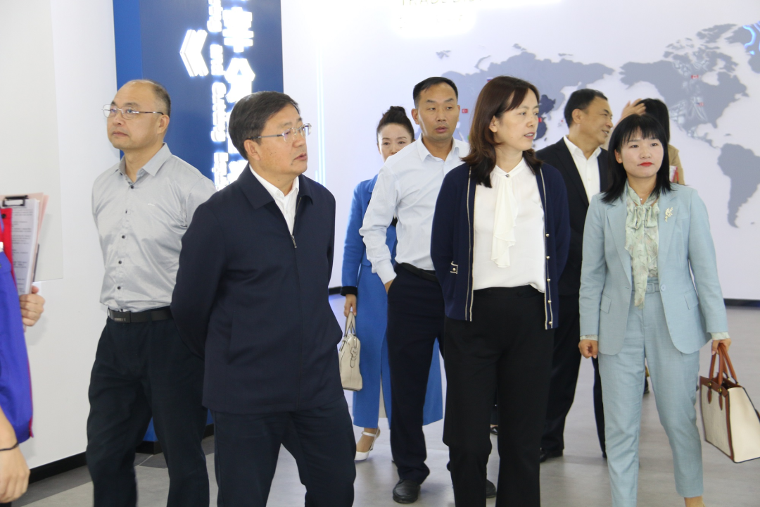 青島市科技局基礎(chǔ)研究處處長李欣一行蒞臨銳智考察指導(dǎo)市重點(diǎn)實(shí)驗室建設(shè)工作 青島市科技局基礎(chǔ)研究處處長李欣一行蒞臨銳智考察指導(dǎo)市重點(diǎn)實(shí)驗室建設(shè)工作